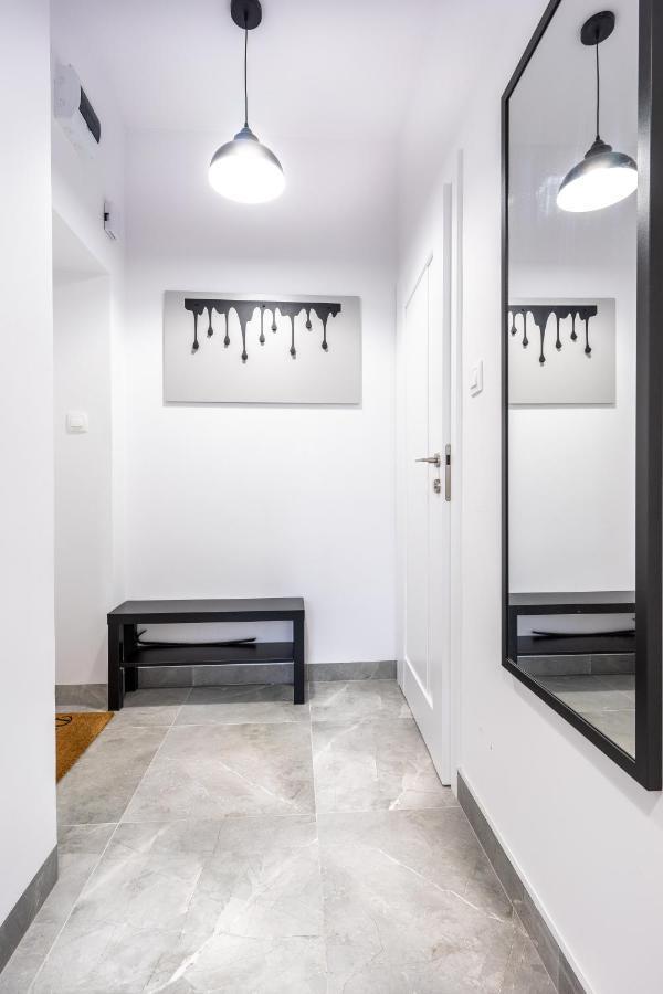 Pod Arkadami Apartment Varşovia Exterior foto