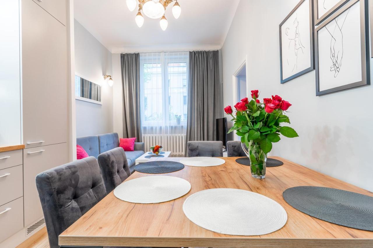 Pod Arkadami Apartment Varşovia Exterior foto